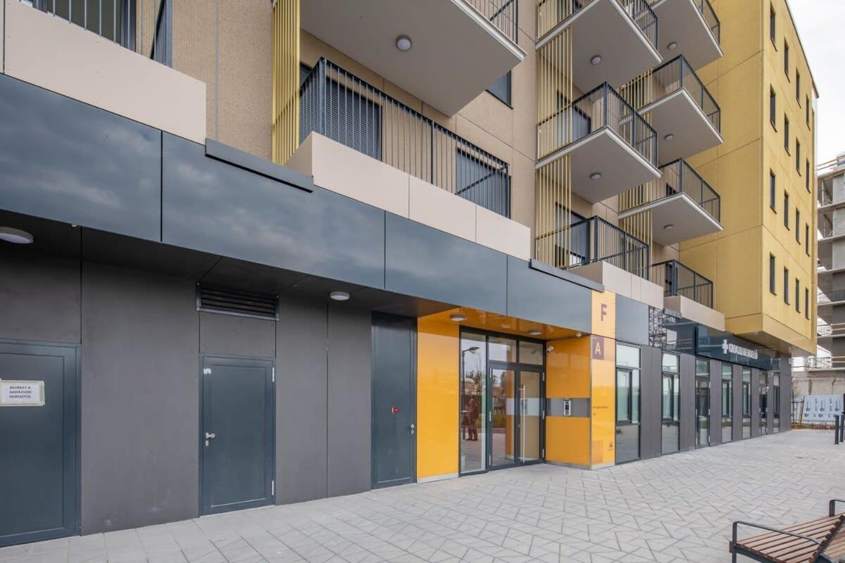 Brand New - Modern & Comfy At River * Budapeste