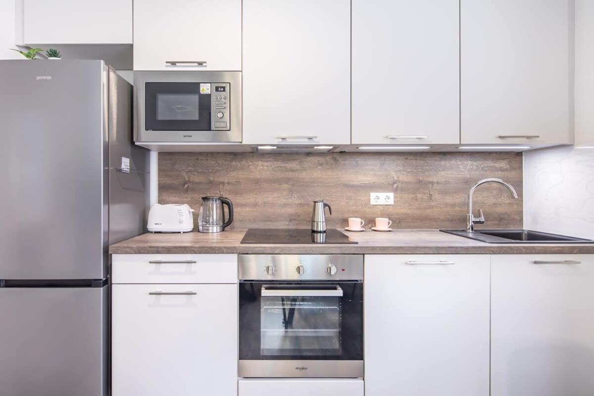 Brand New - Modern & Comfy At River Apartamento *