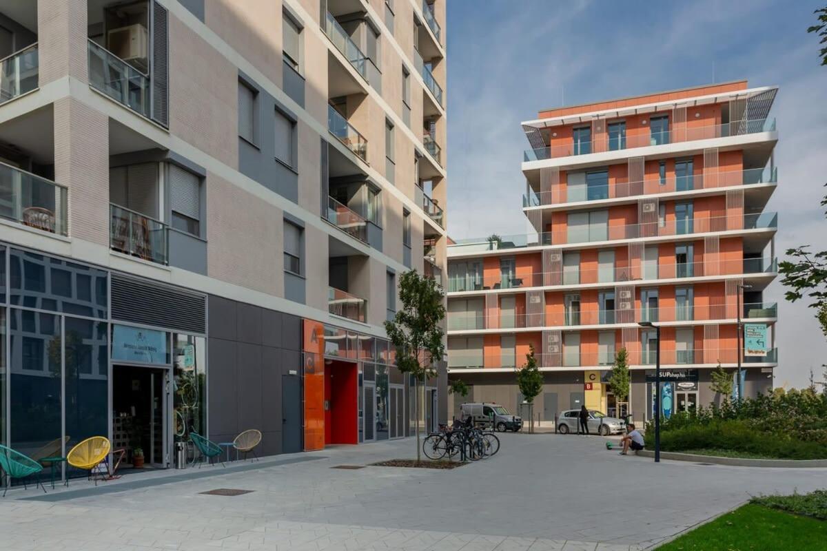 Brand New - Modern & Comfy At River * Budapeste