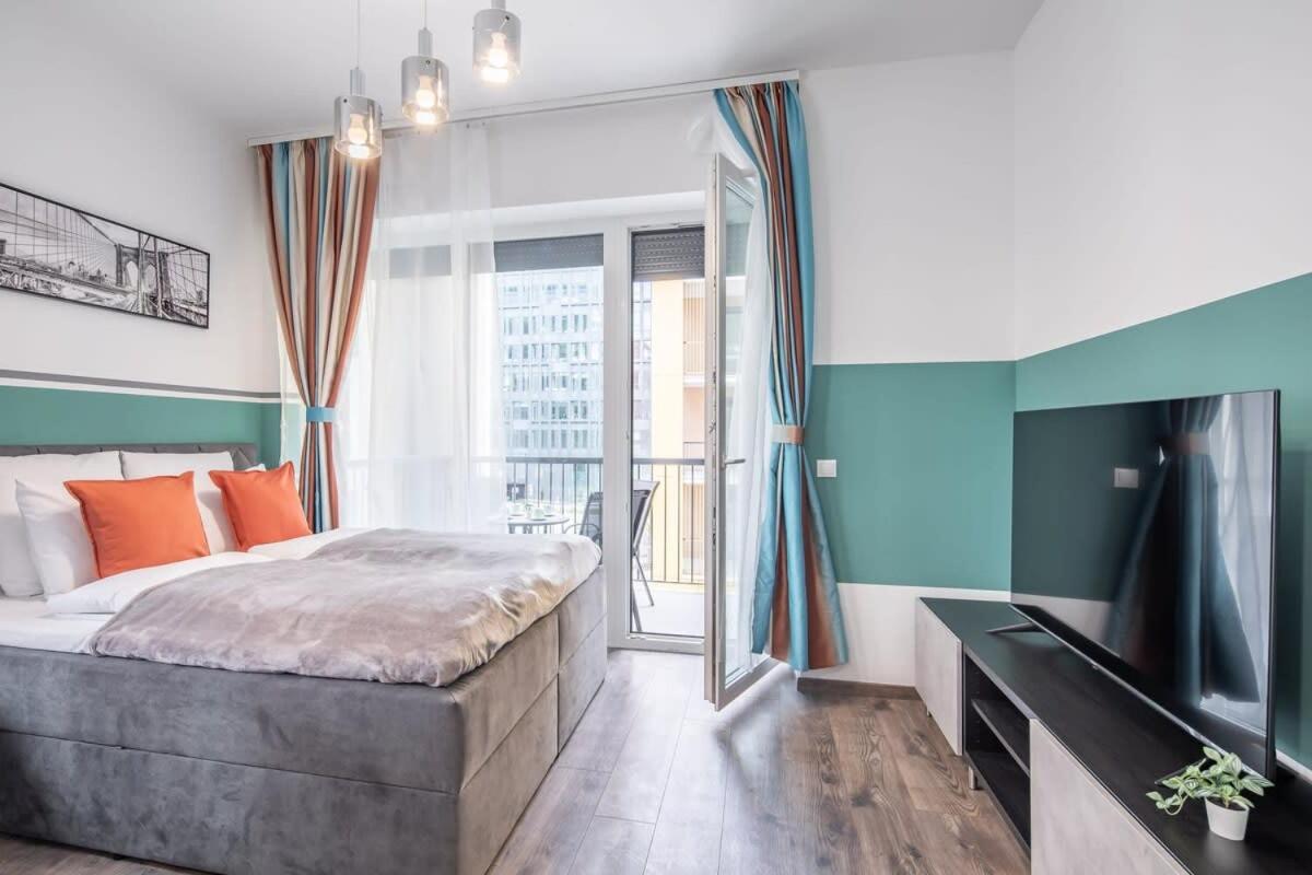 Brand New - Modern & Comfy At River Budapeste